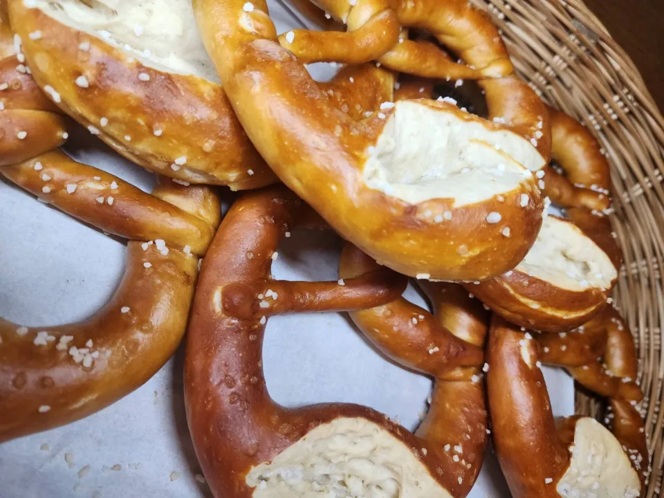 Holland Tulip Bakery, Siam Country Club, Pattaya, ring breads